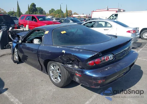 2002 Chevrolet Camaro z USA, uszkodzony, nr VIN 2G1FP22K522123741